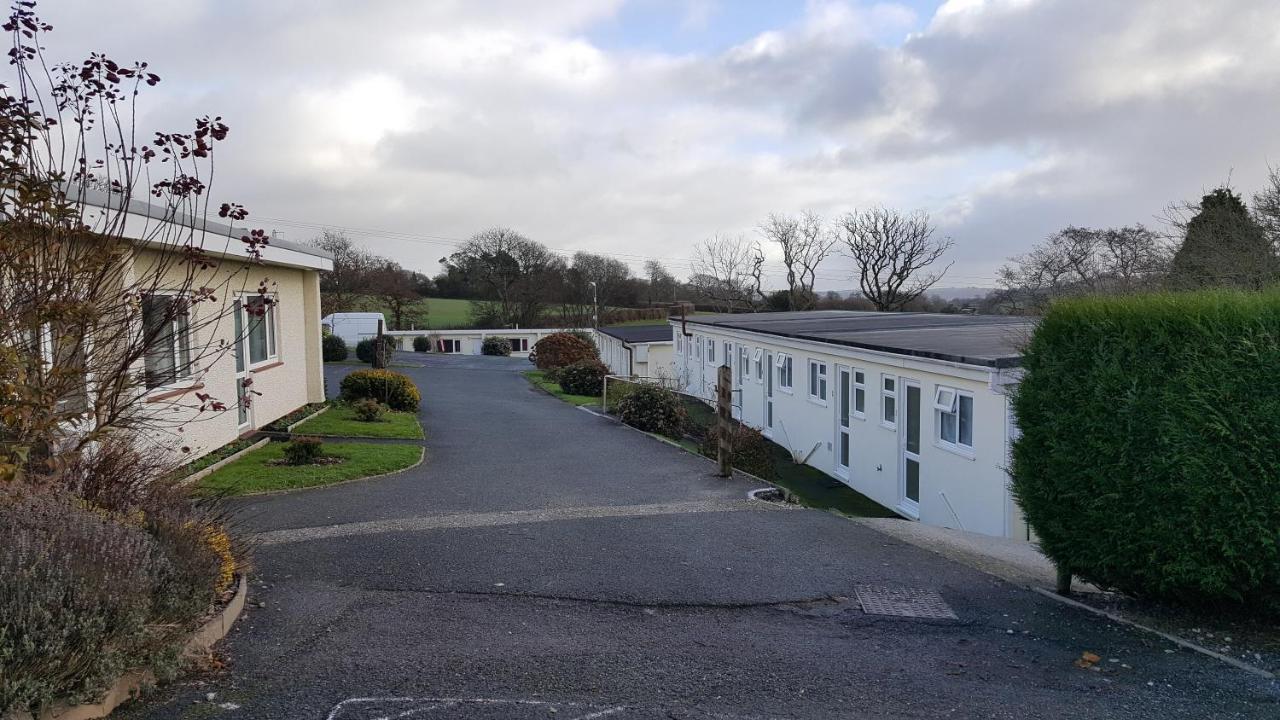 The Cardinals Hatt Ltd Motel Saltash Esterno foto